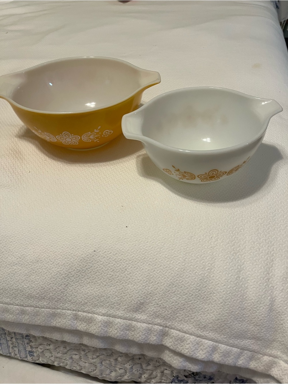 PYREX Gold Cinderella Design Nesting Prep Bowls - 2 Piece Set